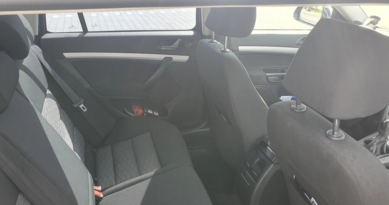 Skoda Octavia cena 15500 przebieg: 327000, rok produkcji 2009 z Lublin małe 172